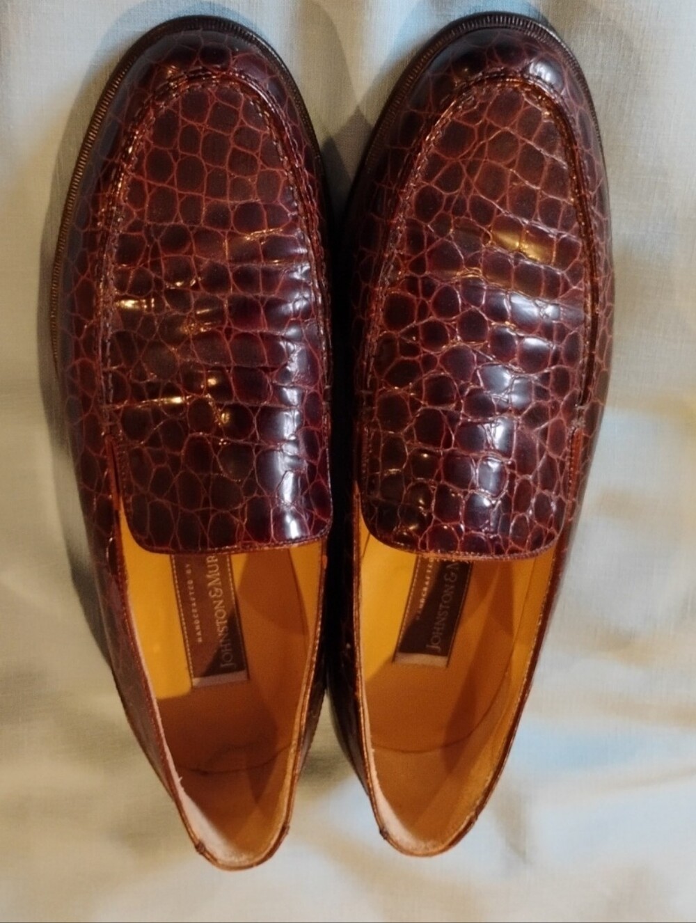 Johnston & Murphy Men’s Burgundy Croc-Embossed Leather Slip-On Loafers
